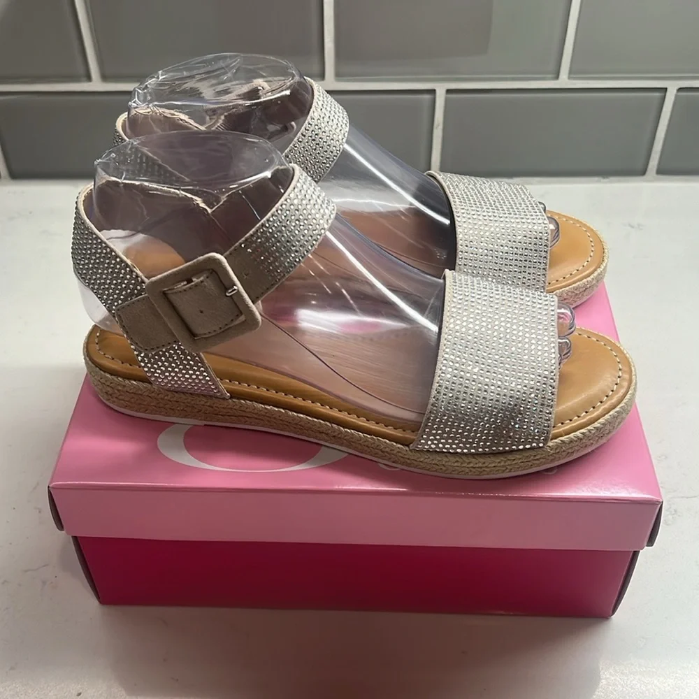 GB Kaygan2 Rhinestone Embellished Espadrille Sandals (Youth) Size 5M Soft Bisque